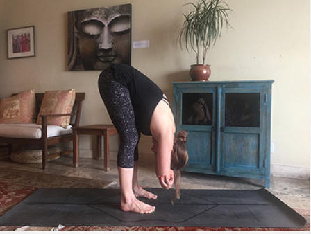 6 động tác yoga dễ làm cho ngày mới đầy năng lượng