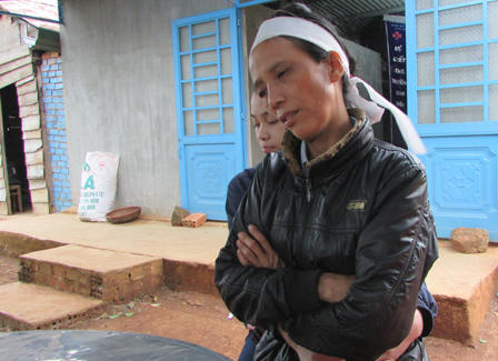 Nghi phạm ném đá ô tô chết bất thường khi bị tạm giam