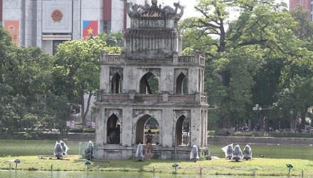 Tháp Rùa Hồ Gươm và những câu chuyện lạ