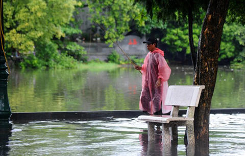 Tháp Rùa Hồ Gươm và những câu chuyện lạ