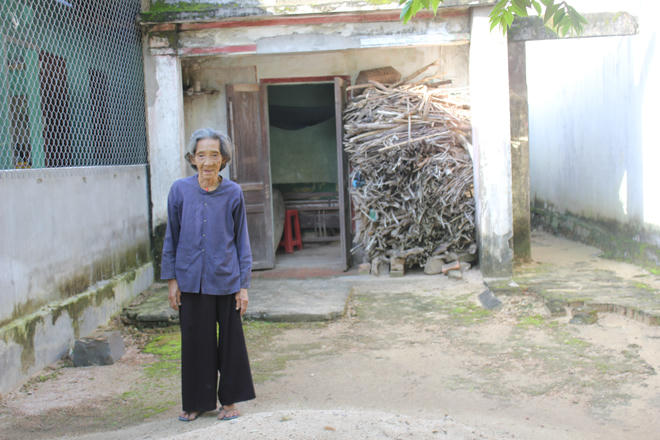 Cái chết của bé gái 7 tuổi, nỗi ám ảnh ở ngôi làng có người điên