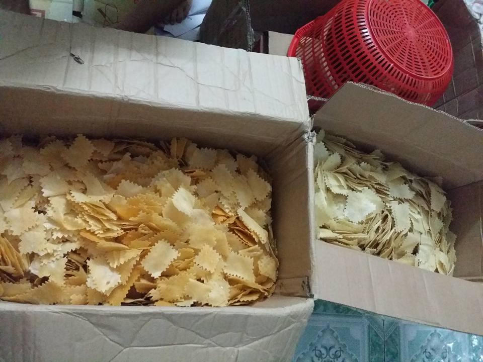 Dân công sở tranh thủ đi buôn hàng Tết