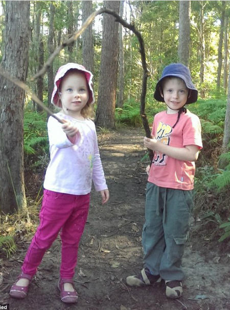 Cậu bé sinh non ngừng thở hồi sinh nhờ được cha mẹ ôm