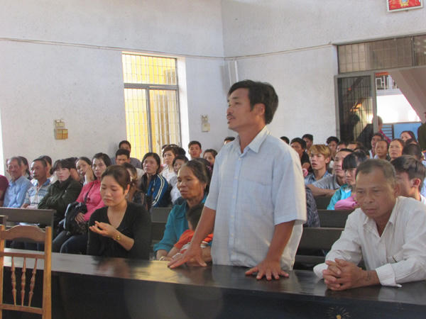 Nhóm thanh niên “ăn chực” biến đám cưới thành đám tang