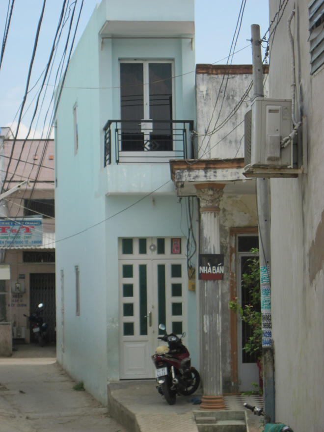 Giết chồng sau đêm bị ép sống cùng vợ bé