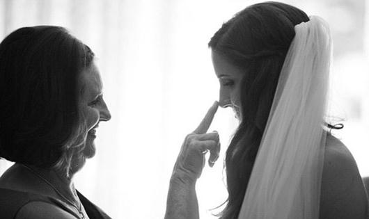 Nước mắt mẹ chồng từ con trai, nhận dâu làm con gái