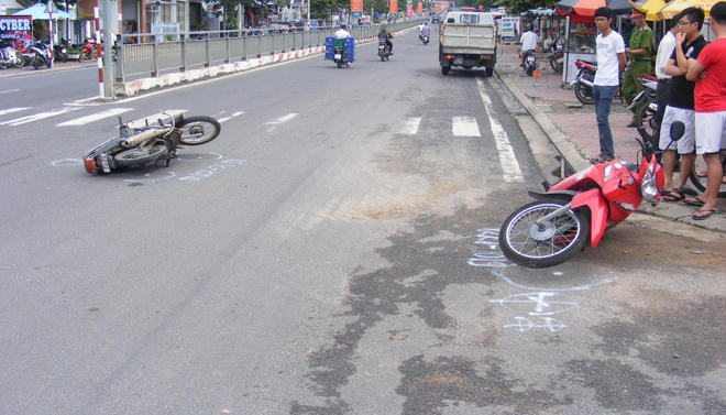 Con rể “hờ” vác gậy đuổi, bố vợ té xe tử vong