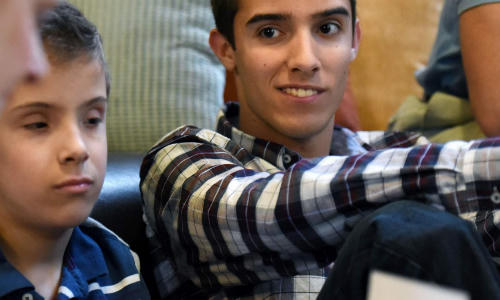 17-nam-cua-thai-nhi-nam-tay-bac-si-mo-trong-buc-anh-rung-dong-the-gioi-1