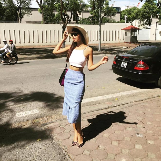 Ha Ho, Lan Khue dien street style dep nhat tuan qua hinh anh 3