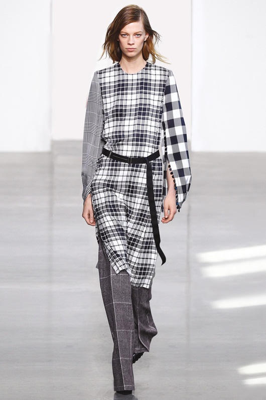 Phong cách 'gái hư' được lăng xê suốt năm 2016