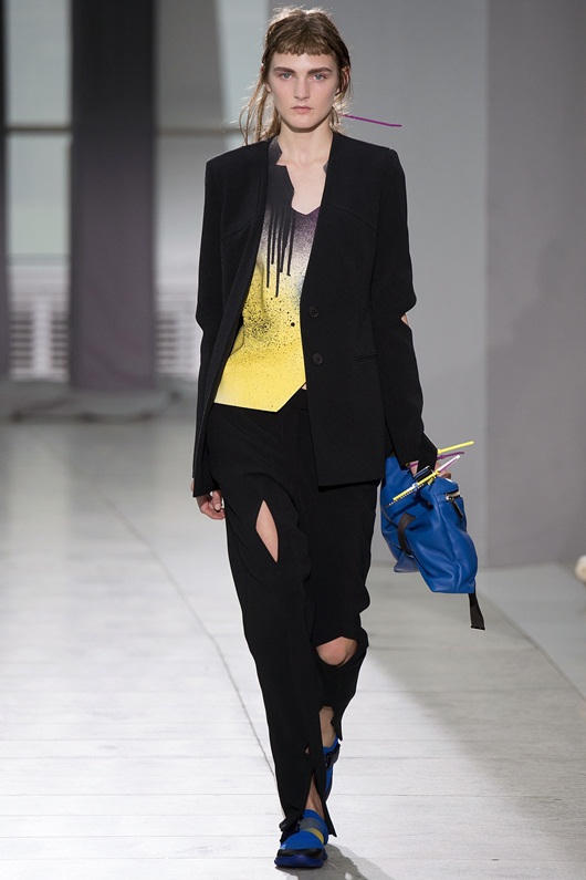 Phong cách 'gái hư' được lăng xê suốt năm 2016