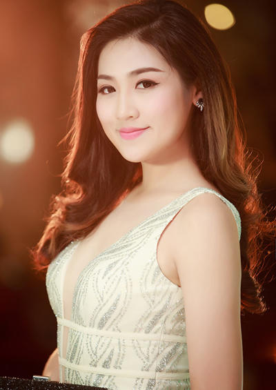 ly-nha-ky-pham-huong-trang-diem-dep-voi-phong-cach-doi-lap-4