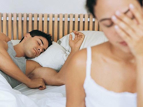 yếu sinh lý, vợ chồng, ngoại tình, nhân tình chồng, ghen, đánh ghen