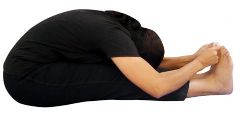 Giảm mỡ bụng dưới: Tư thế ngồi cúi người