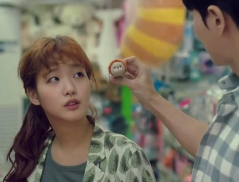 7 cách phối đồ đôi đẹp của Park Hae Jin và Kim Go Eun