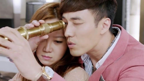 7 cách phối đồ đôi đẹp với gam màu hồng