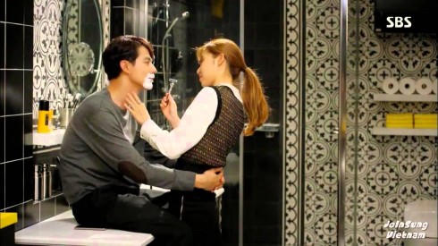 7 cách phối đồ đôi đẹp với trang phục cùng kiểu dáng