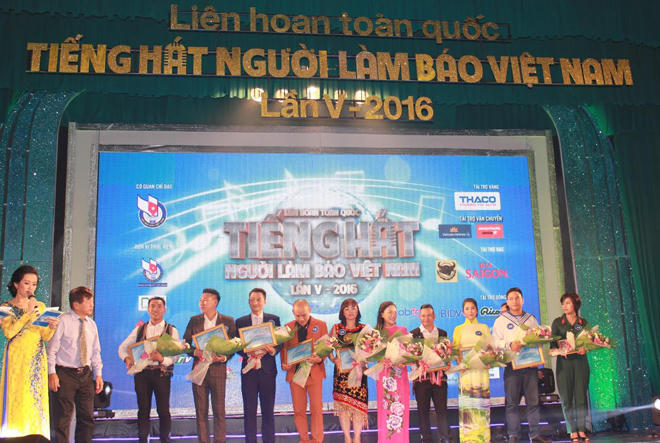 Sôi động đêm Bán kết Tiếng hát Người làm báo khu vực miền Trung - Tây Nguyên