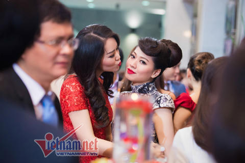 Mc, VTV, Ngọc Trinh, Thụy Vân, Anh Tuấn, Quỳnh Chi, Diễm Quỳnh