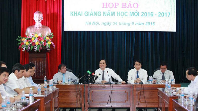 năm học 2016 - 2017, Bộ trưởng Phùng Xuân Nhạ