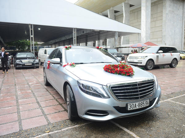 chi-anh-di-xe-hon-7-ty-dong-toi-tiec-cuoi-1