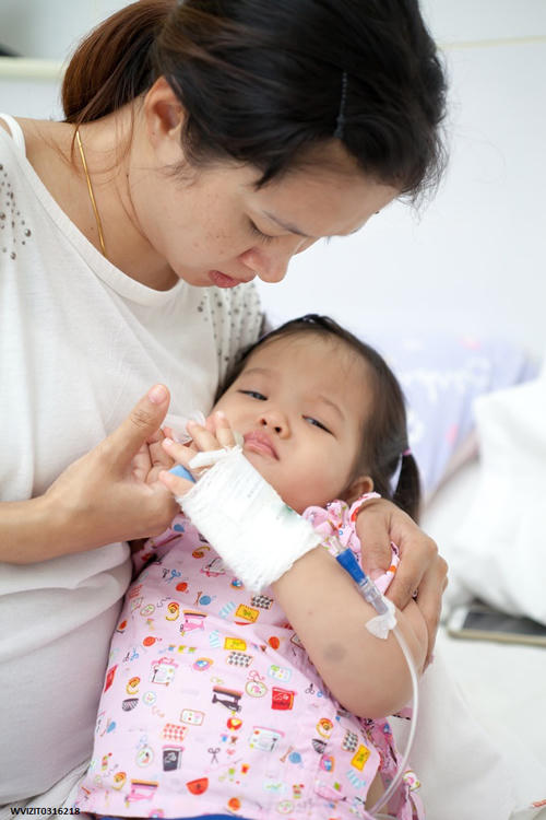 sai-lam-me-thuong-mac-khi-cho-be-dung-khang-sinh