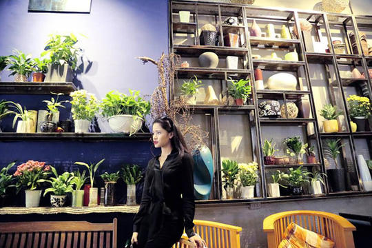  Huyền Trang Bất Hối còn là tác giả của nhiều cuốn sách như Cốt cách phụ nữ, Phụ nữ vạn người mê... 