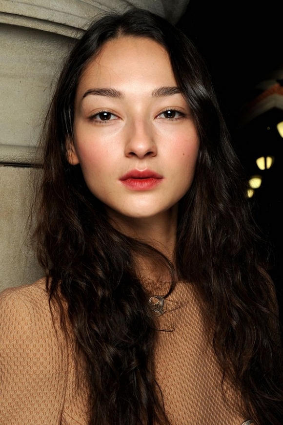 5 màu son cứ tô lên là trắng da, dù bạn vốn là cô nàng da ngăm bẩm sinh 0