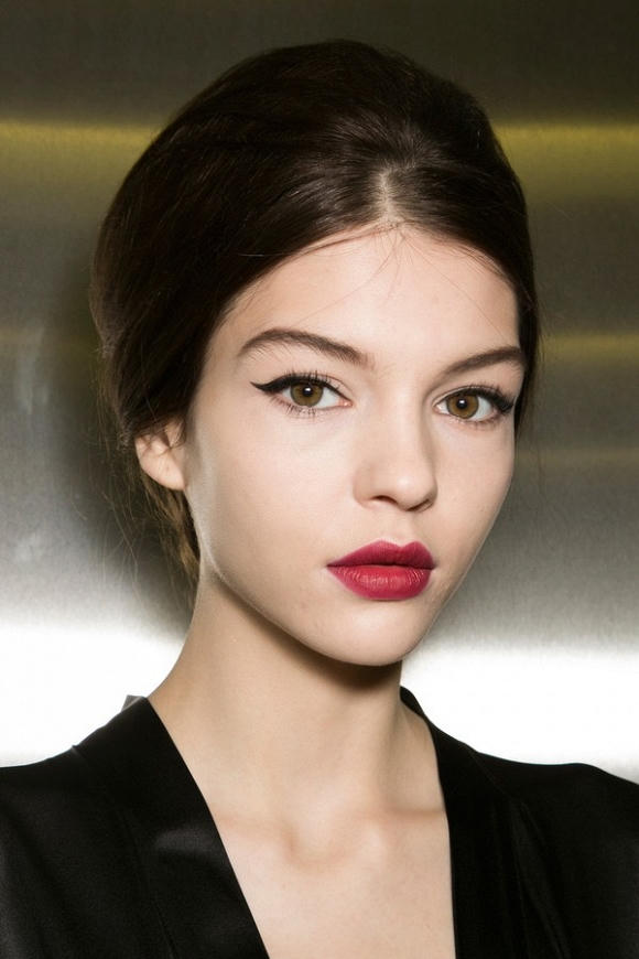 5 màu son cứ tô lên là trắng da, dù bạn vốn là cô nàng da ngăm bẩm sinh 0