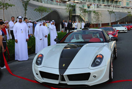 Thú vui chơi xa xỉ của Thái tử đẹp trai nhất Dubai