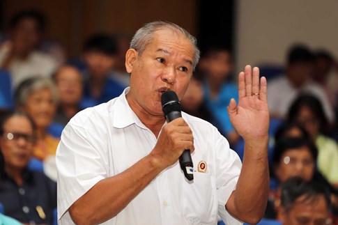 Cử tri phản ánh với Bí thư Đinh La Thăng: Bán nhà mà lại không bán tường - ảnh 2