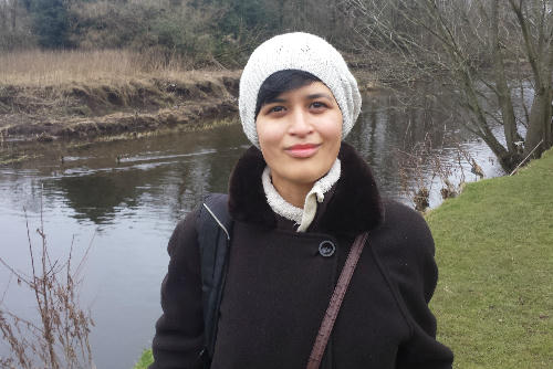 than-dong-toan-hoc-tro-thanh-gai-ban-hoa-vi-ap-luc-cua-cha-me-1