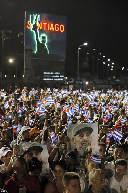 Lễ tưởng niệm lãnh tụ Fidel Castro tại Santiago de Cuba ảnh 7