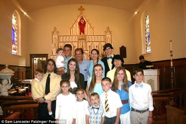 Cặp vợ chồng nuôi 13 con vẫn tiết kiệm gần 1 tỷ mỗi năm Cặp vợ chồng nuôi 13 con vẫn tiết kiệm gần 1 tỷ mỗi năm