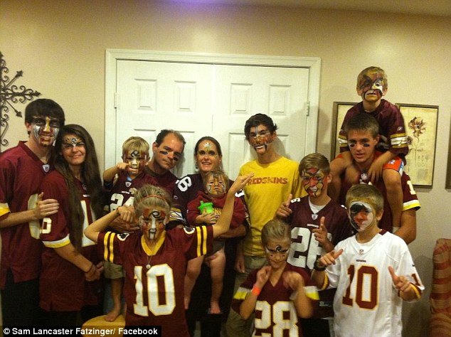 Cặp vợ chồng nuôi 13 con vẫn tiết kiệm gần 1 tỷ mỗi năm Cặp vợ chồng nuôi 13 con vẫn tiết kiệm gần 1 tỷ mỗi năm