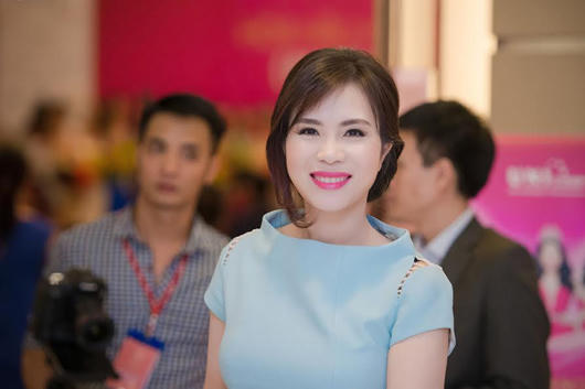 Nhà thiết kế Mạnh Cường ra Hà Nội chung vui cùng Elise