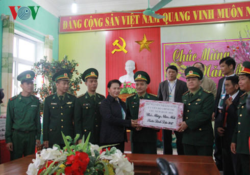 khong co cot moc nao vung chac bang long dan o bien gioi hinh 3