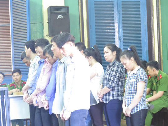  Băng trộm bóp của quý ra tòa 