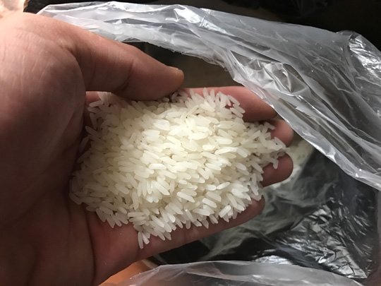 Gạo lạ đốt cháy như nhựa xuất hiện ở Sài Gòn