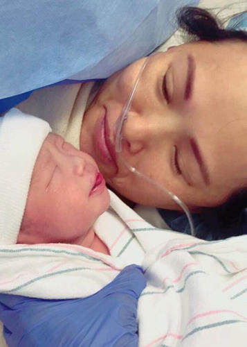 nhung-sao-nu-hoa-ngu-lai-may-bay-5