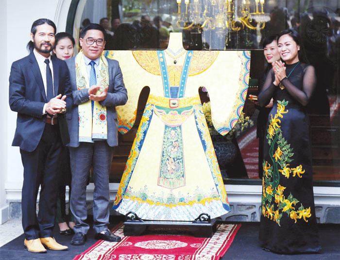 Áo dài Việt Nam trở thành "đặc sản" của du lịch Hà Nội