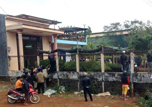 Hiện trường ngôi nhà nơi xảy ra vụ án. Ảnh: Kh. Uyên