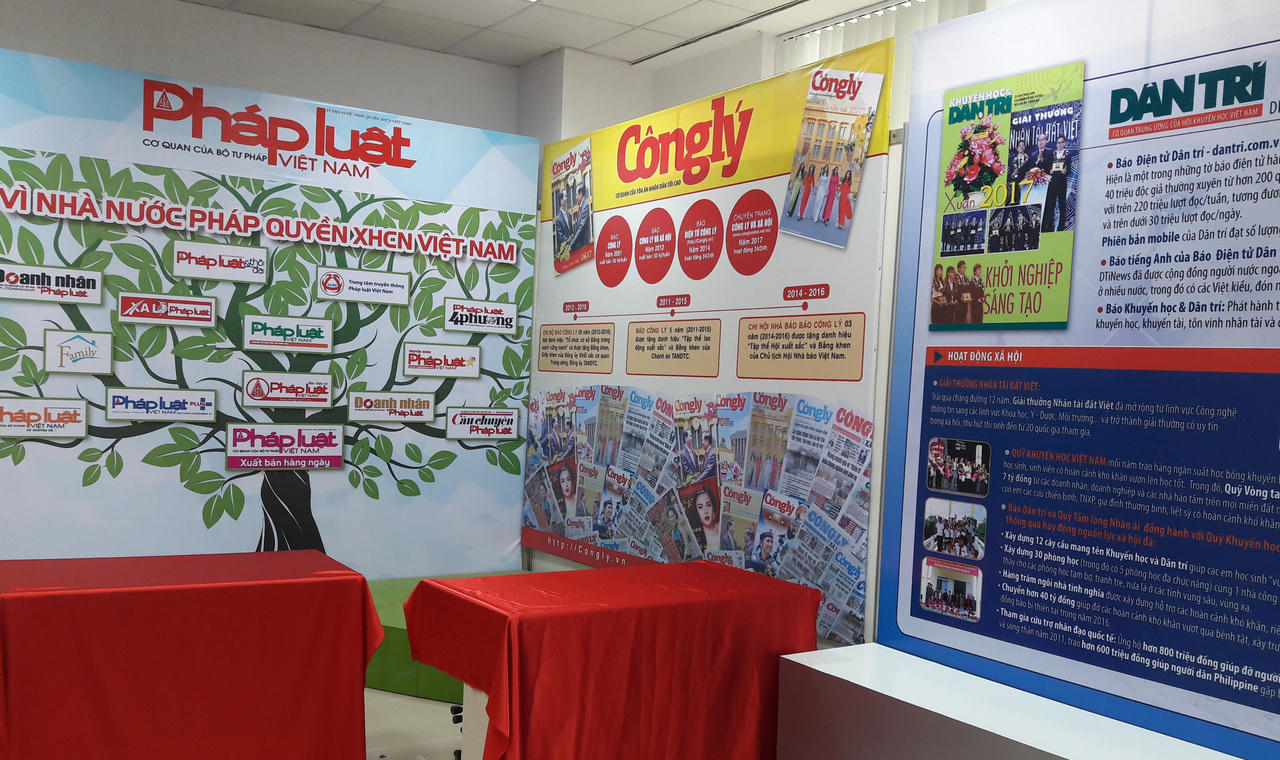 Sáng mai, người làm báo vui mừng mở hội