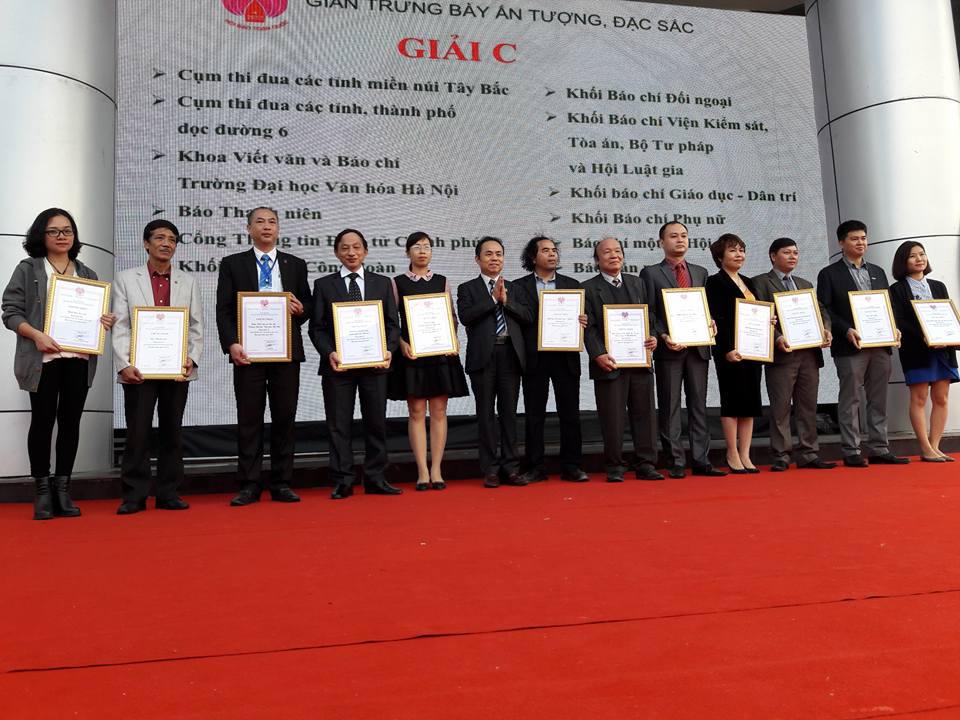 Bế mạc Hội báo Toàn quốc 2017 - Báo Pháp luật Việt Nam đạt giải A bìa báo Tết đẹp