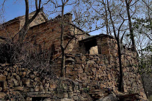 guoliang-ngoi-lang-tren-9-tang-troi-o-trung-quoc-6