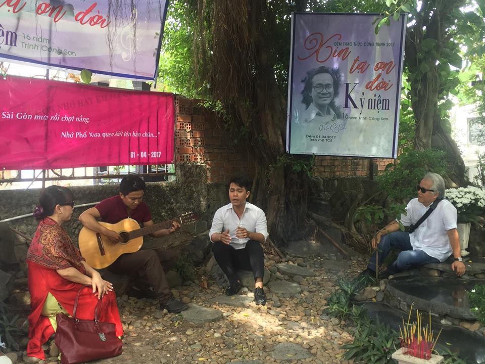 Hát bên mộ nhạc sĩ Trịnh Công Sơn