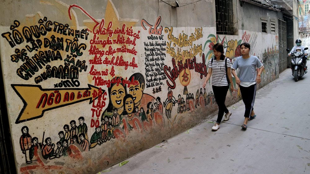 Làng bích báo, bích họa, độc nhất, độc dáo Làng bích báo, bích họa, độc nhất, độc dáo