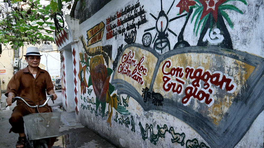 Làng bích báo, bích họa, độc nhất, độc dáo Làng bích báo, bích họa, độc nhất, độc dáo