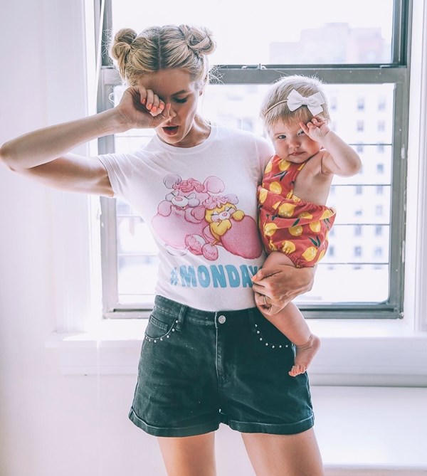 Những bà mẹ thời trang, tài năng nổi tiếng trên mạng Instagram