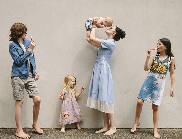 Những bà mẹ thời trang, tài năng nổi tiếng trên mạng Instagram